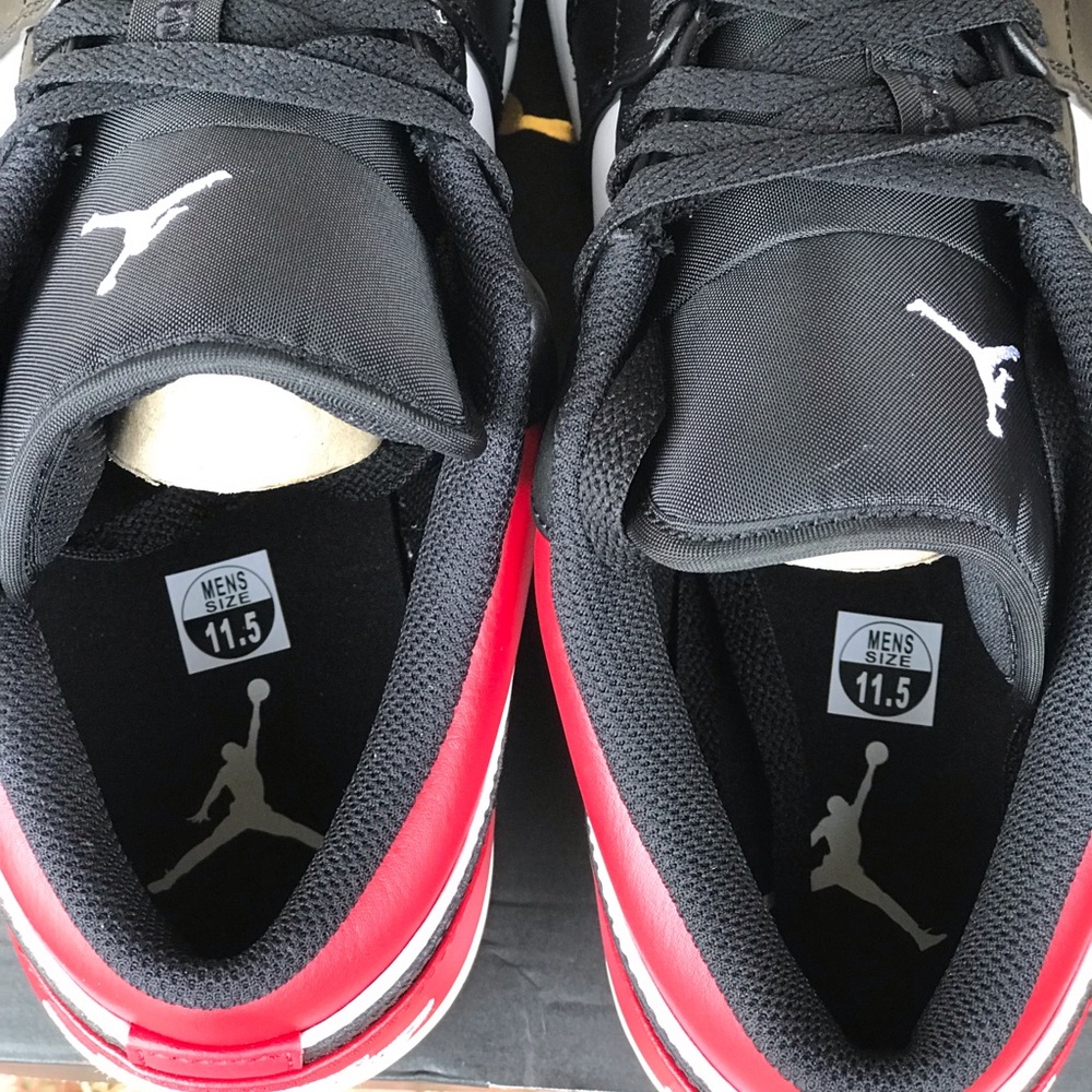 Air Jordan Retro 1 ‘Bred Toe’ Low (2021) - Picture 13 of 15